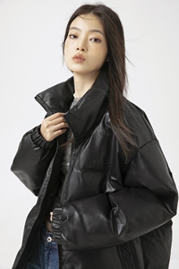 原B429山一商店-234MY07175钢印黑金印花皮料棉服P200-K278图片