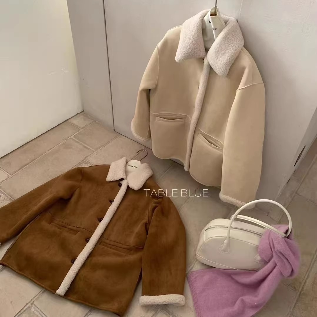 table blue韩系温柔翻领排扣加绒外套2025新冬季保暖皮毛一体大衣
