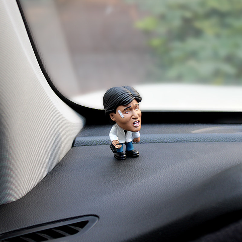 创意网红车载小摆件动漫汽车内饰品男士中控台搞笑车内装饰乌蝇哥