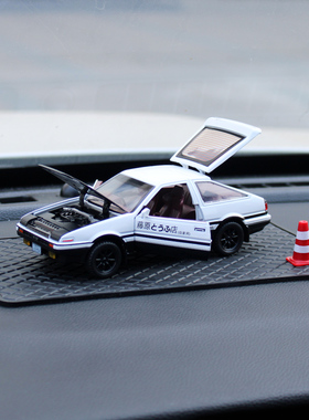 仿真藤原拓海AE86汽车摆件车载饰品收藏车内合金车模型秋名山车神