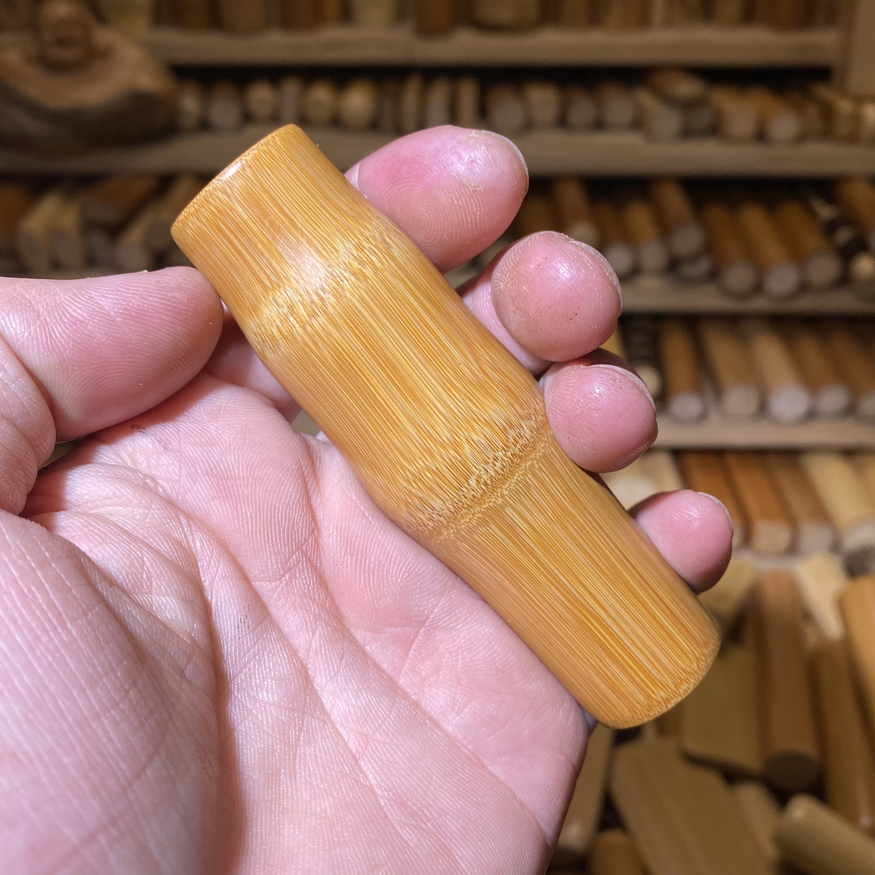 22-88双节异形满密厚皮，一物一链接，远山工实心玉竹手把件