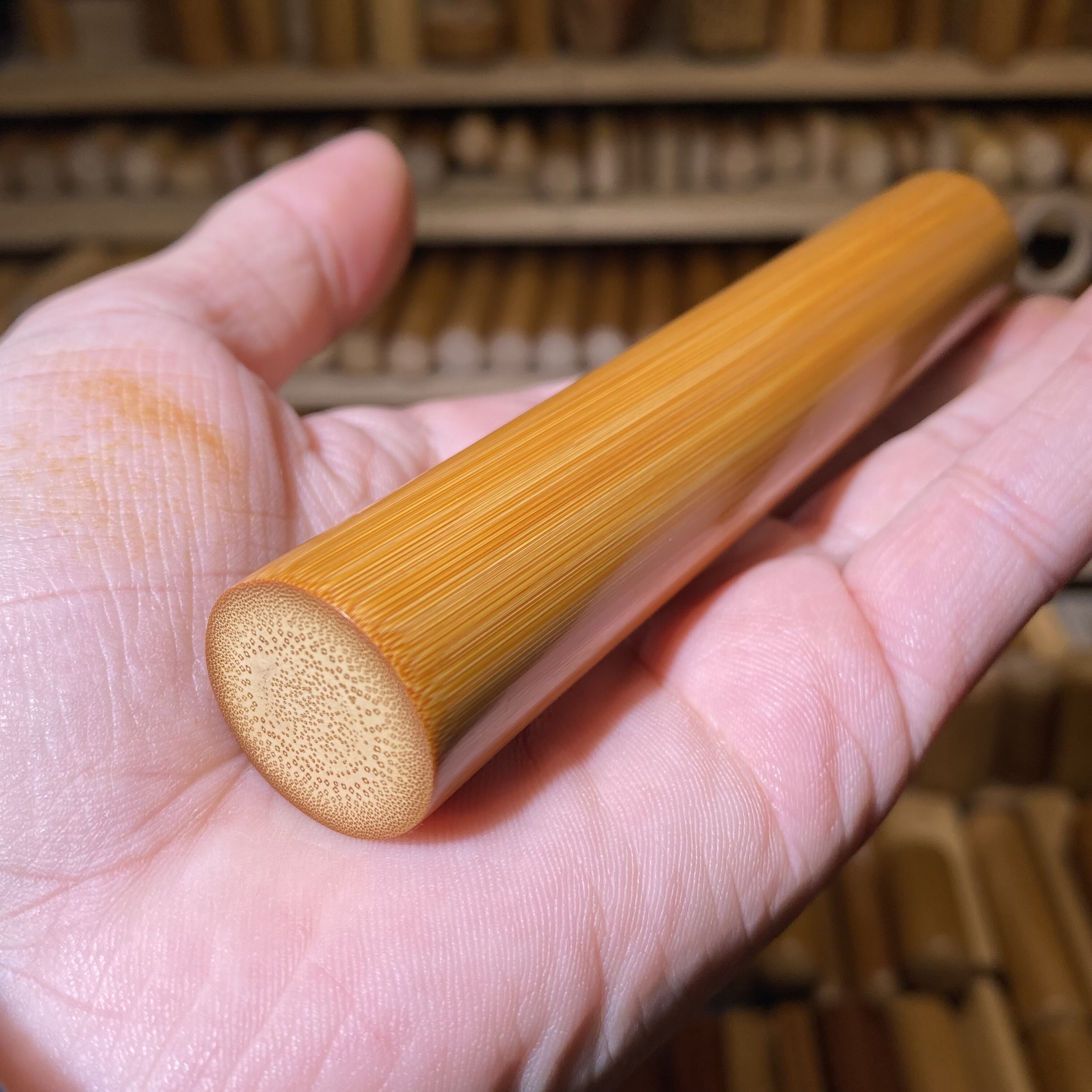 22.4-128满密粗长圆,一物一链接,拍了下架远山工实心玉竹手把件