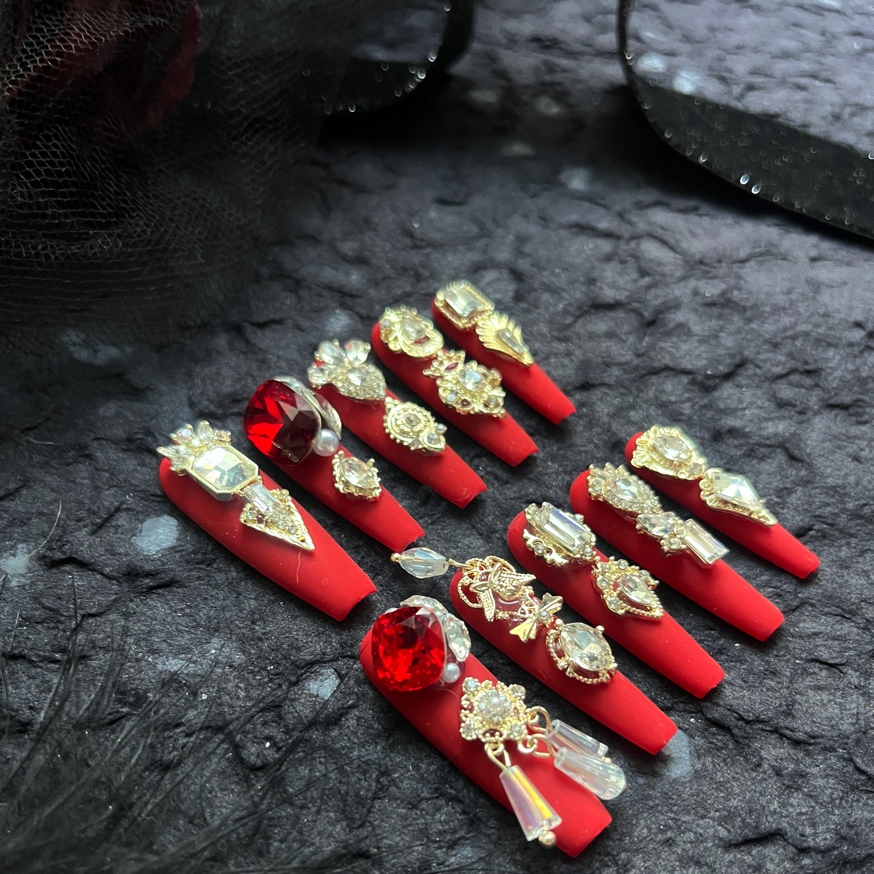 【201】爆闪3.8mm纯手工穿戴甲满钻红色系美甲,彩妆/香水/美妆工具,穿戴甲/甲片,淘宝优惠券,粉丝福利购,淘宝优惠卷