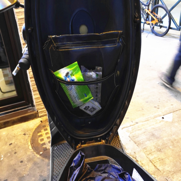 适用大阳踏板车v锐锐收纳袋