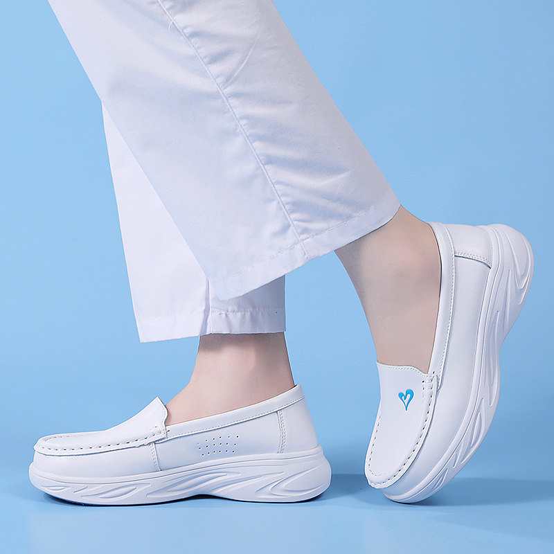 秋冬护士鞋女软底透气舒适厚底不累脚防滑平底加绒增高医护工作鞋