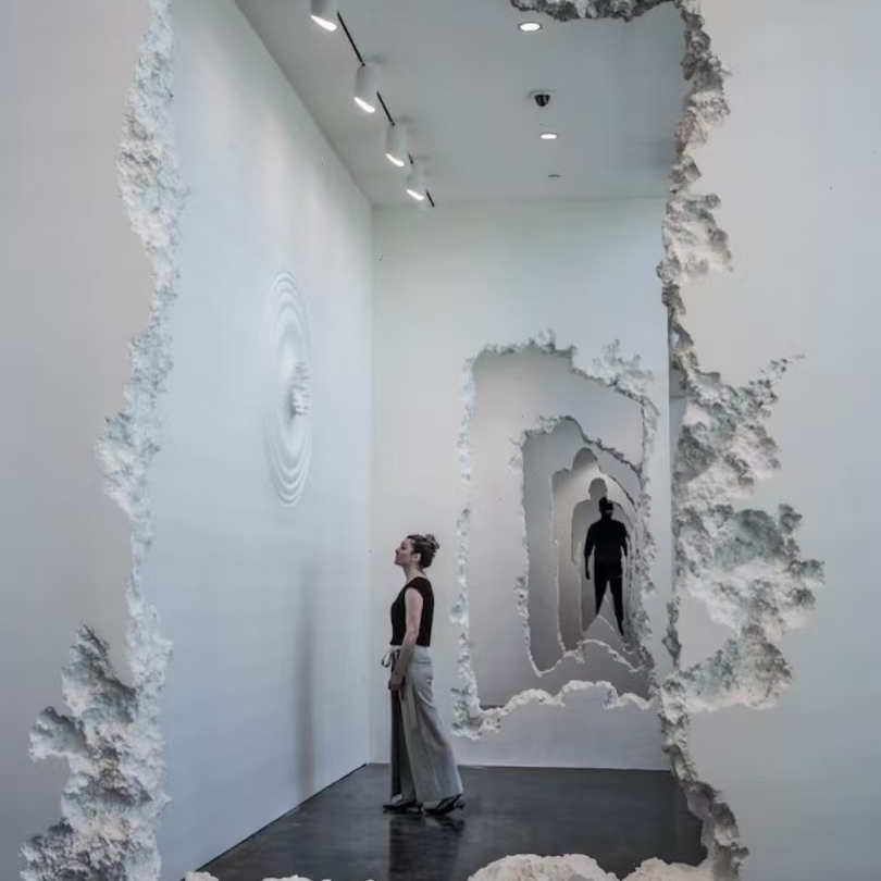 定制玻璃墙体背景墙侘寂风