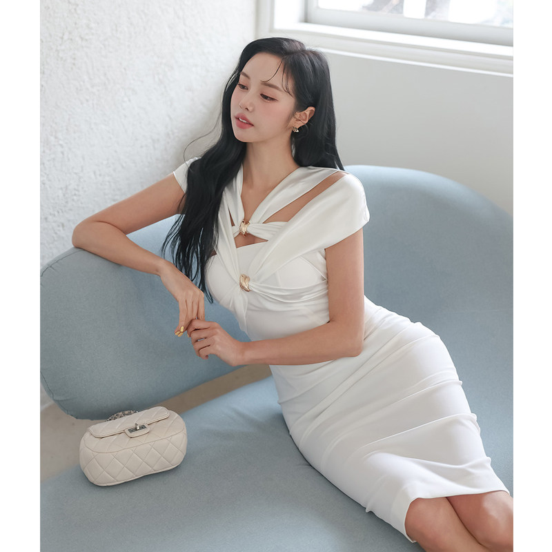 韩国设计师高端定制2025春新品小礼服性感包臀连衣裙晚装挂脖露肩