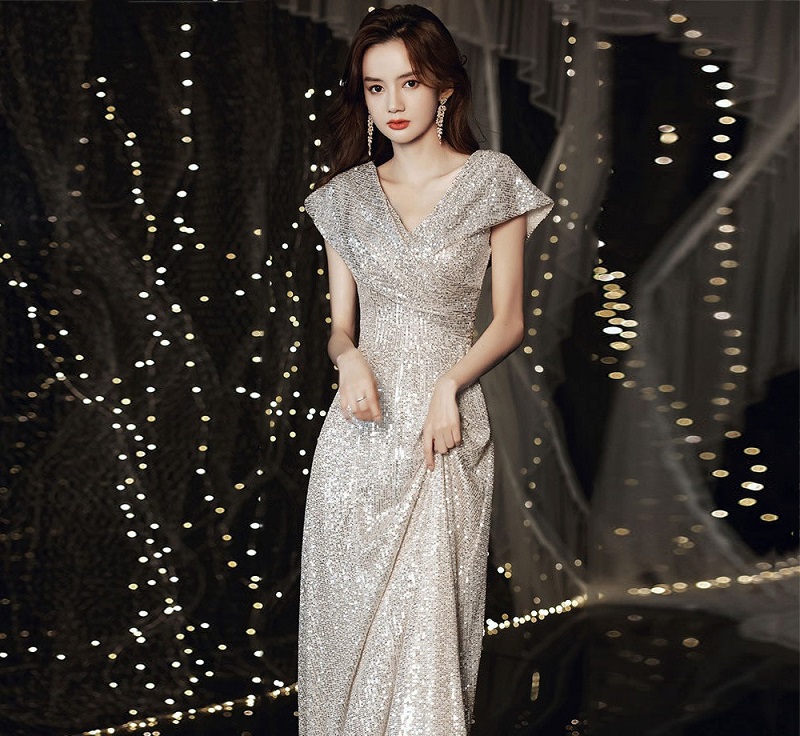 晚礼服银色宴会2025夏季新款法式宫廷风V领亮片声乐主持人礼服女