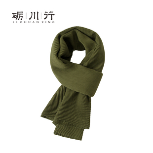 男士经典橄榄绿时尚百搭简约款围巾送礼佳选打造优雅绅士暖意造型