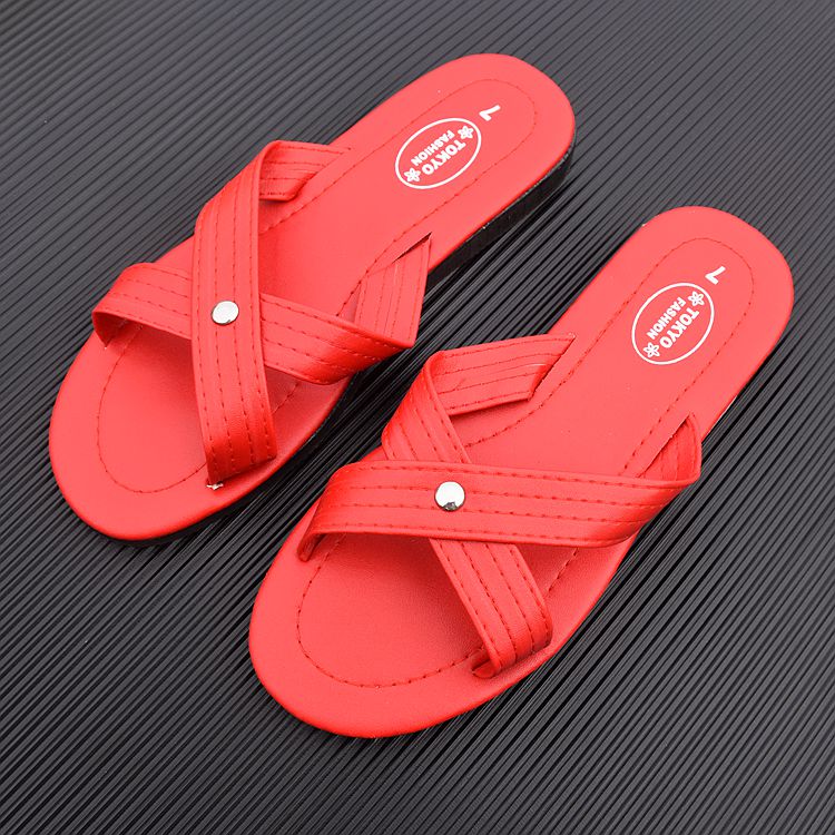 PU皮面平底交叉女款拖鞋