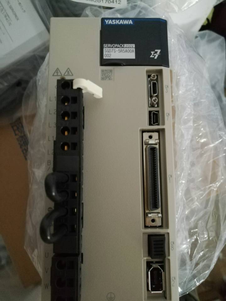 全新原装750w安川伺服驱动器SGD7S-5R5A00A002特价现货包邮