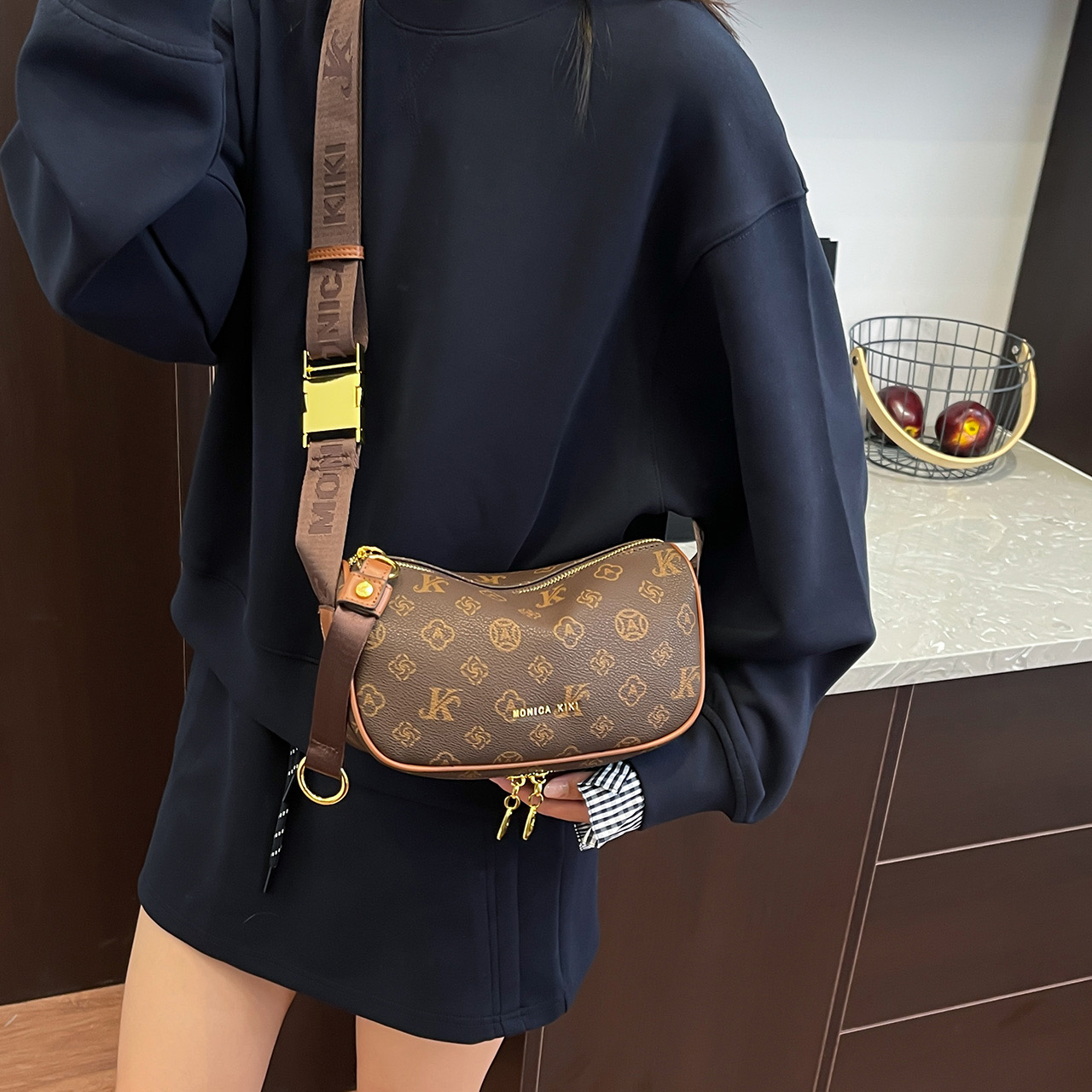 轻奢老花枕头包女2025新款时尚百搭单肩斜挎包高级感小众手提包女