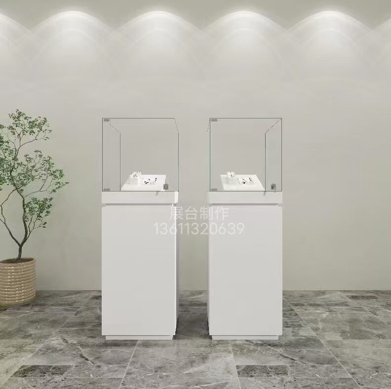 亚克力罩烤漆底座展示柜商业展会