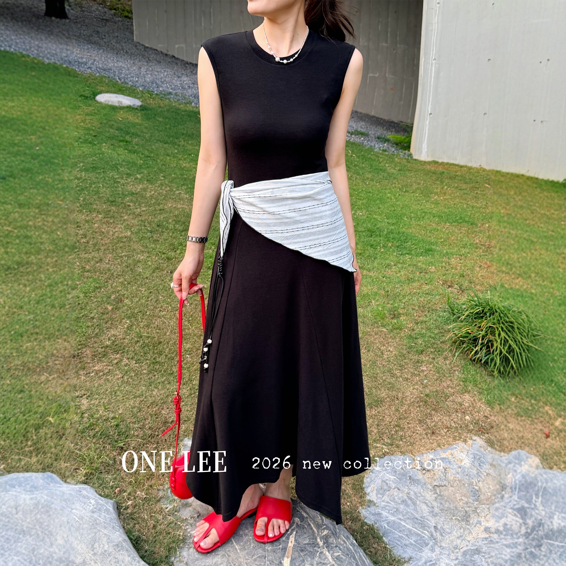 南油欧货2026夏季极简风无袖修身丝巾连衣裙女松弛感通勤气质长裙