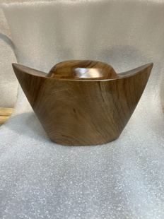 香樟木元宝摆件全手工尺寸30-17-17