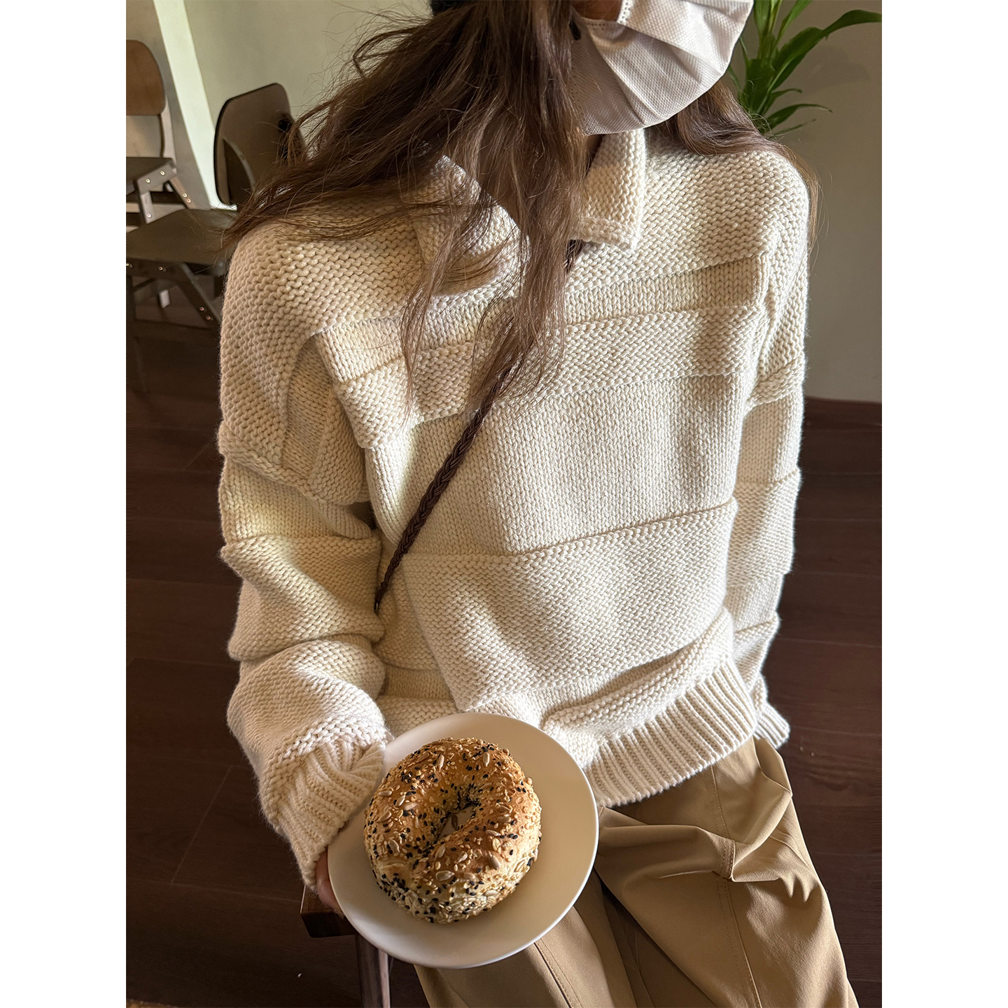 卷边圆领粗线针织毛衣秋冬