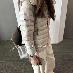 90白鹅绒轻薄无胆羽绒服女短款2024秋冬新款修身排骨泡芙连帽外套