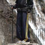 藏青色