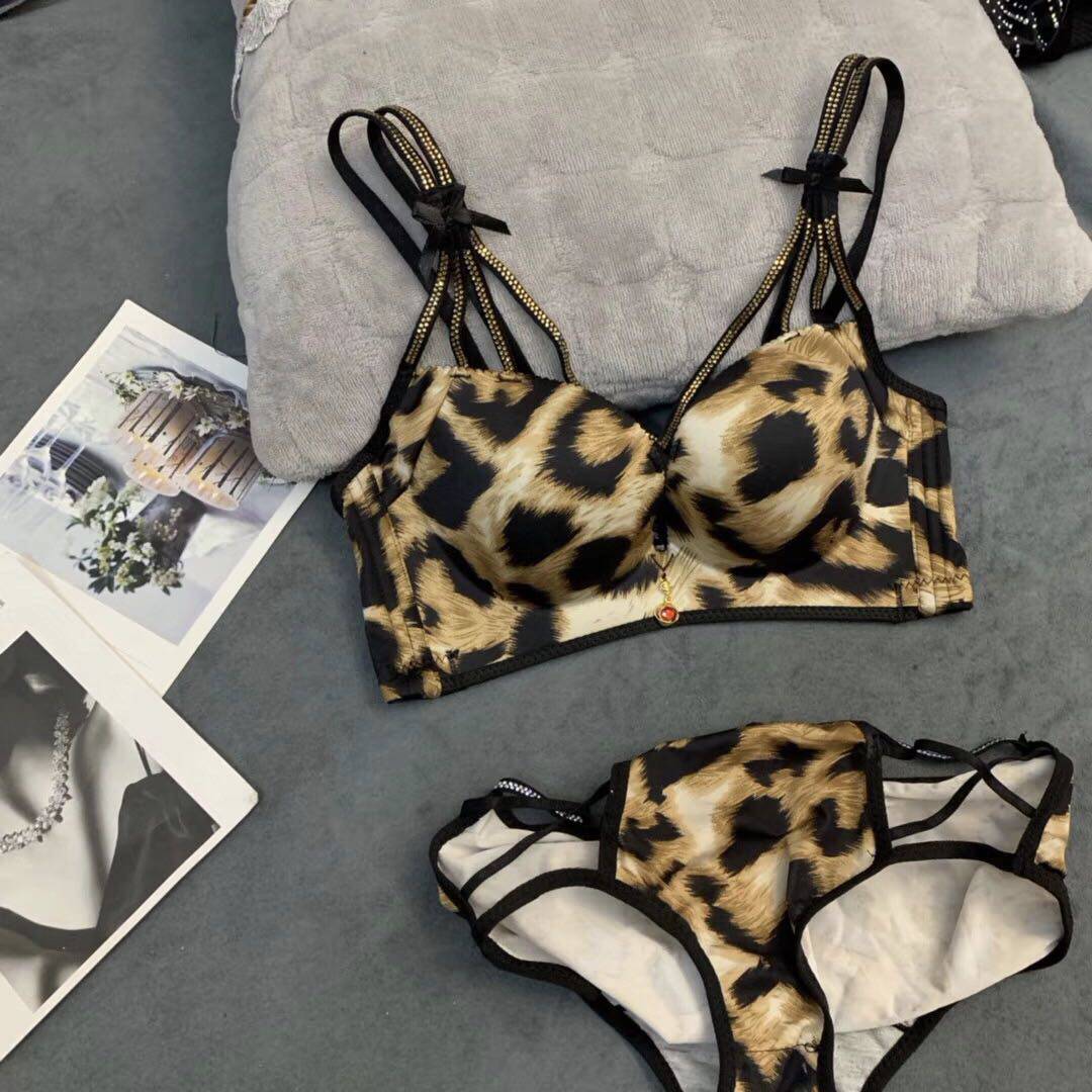 新品带钻加厚美背内衣文胸女 一片式聚拢调整型性感豹纹亮钻胸罩