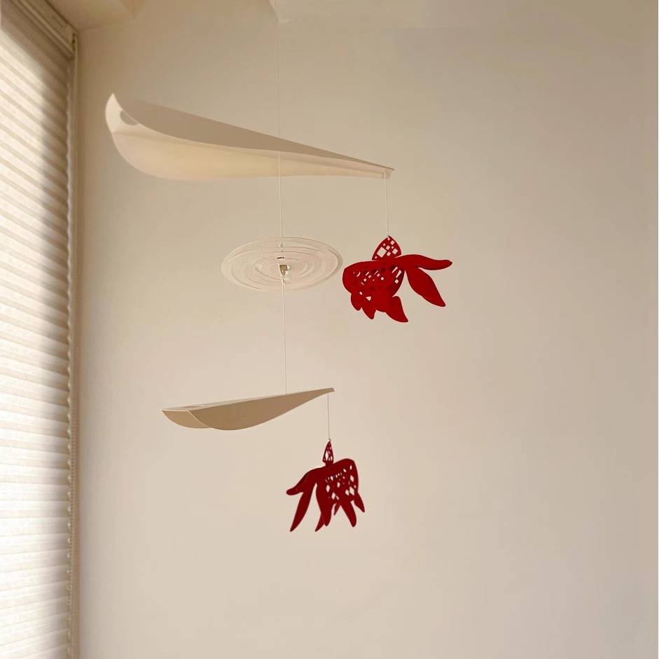 原创治愈空中动态平衡游曳的金鱼