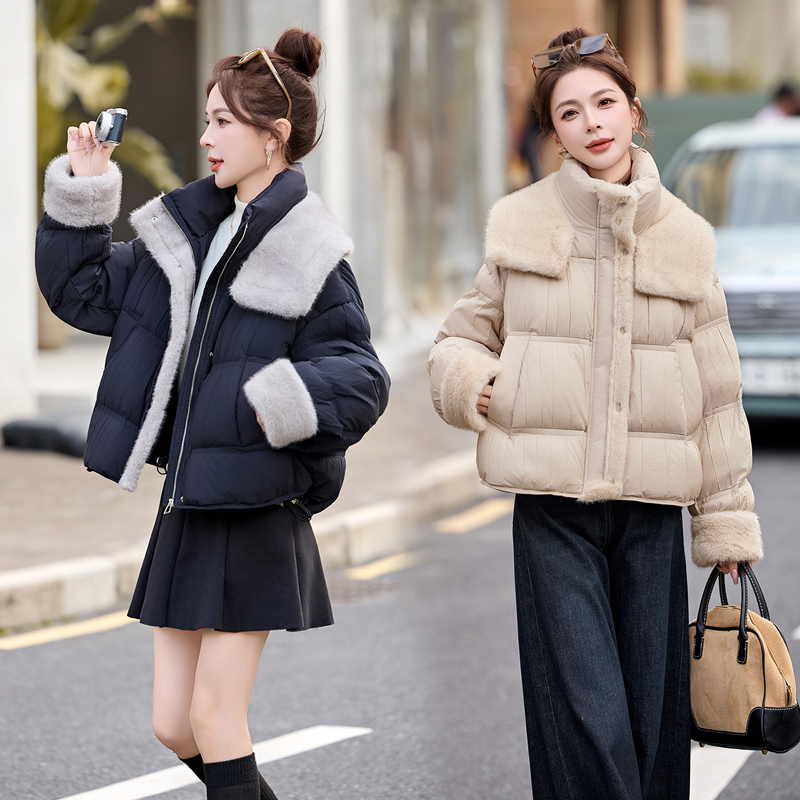 超好看加厚毛绒拼接羽绒服