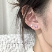 如蝶在野 粉锆蝴蝶结珍珠耳骨钉钛钢双耳洞叠戴高级耳钉 巨温柔