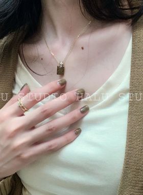 如蝶在野 “灵魂私奔”百搭精致刻字方牌钛钢锁骨链不掉色项链