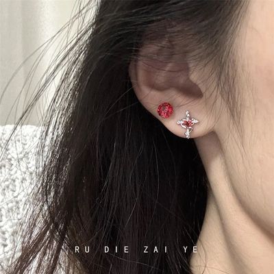 如蝶在野 绯红女巫~甜酷风正红爱心十字架耳骨钉双耳洞耳钉耳蜗钉