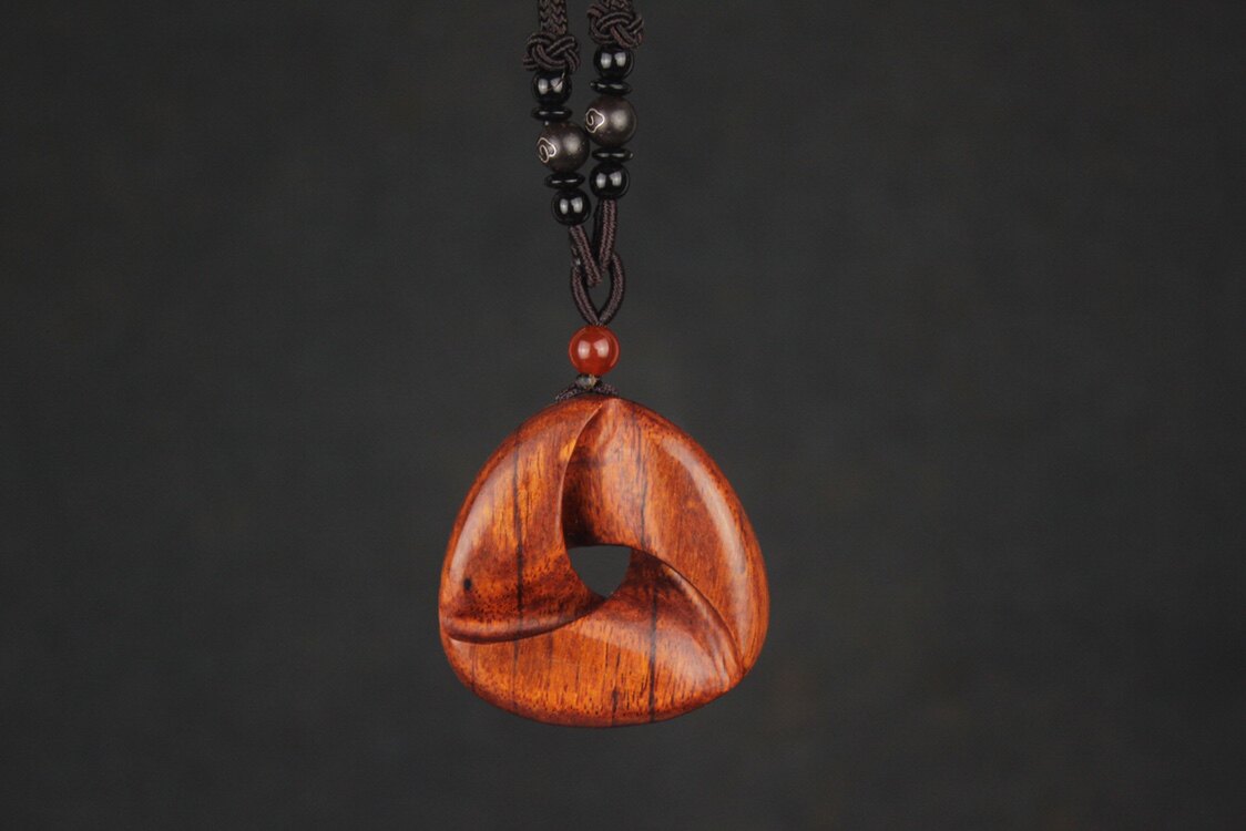 三世轮回吊坠手工雕刻莫比乌斯环项链手工制作檀木挂坠
