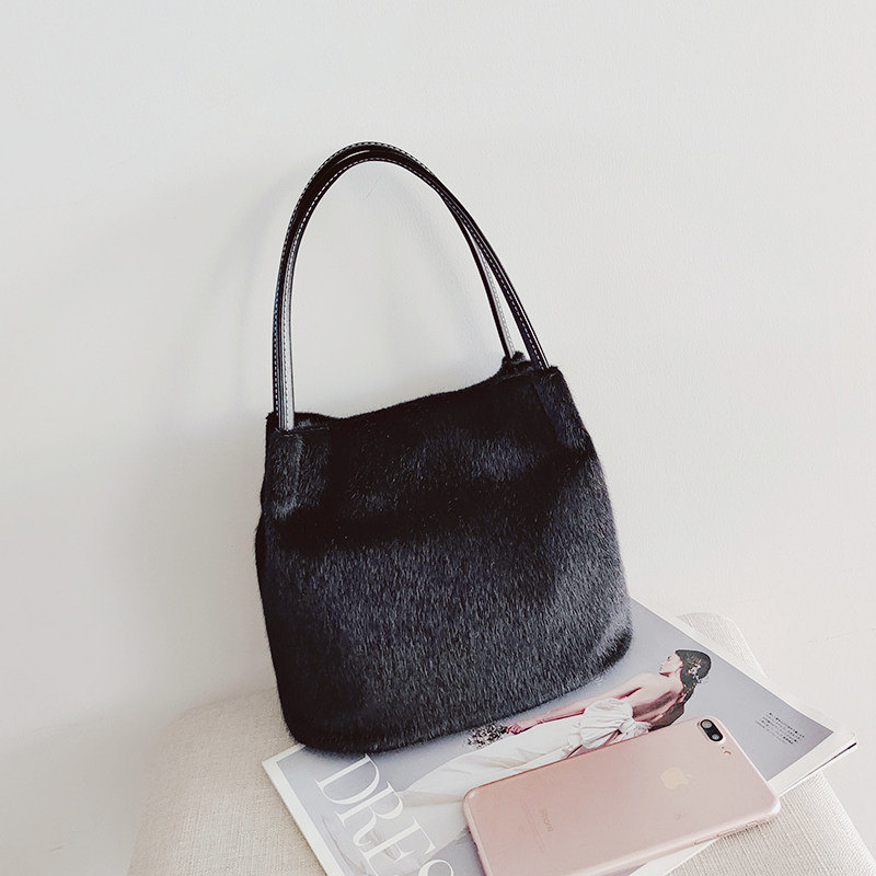 2021冬季新款时尚毛毛包欧美潮流简约水桶手提包女士休闲手拎小包,箱包皮具/热销女包/男包,通用款女包,淘宝优惠券,粉丝福利购,淘宝优惠卷