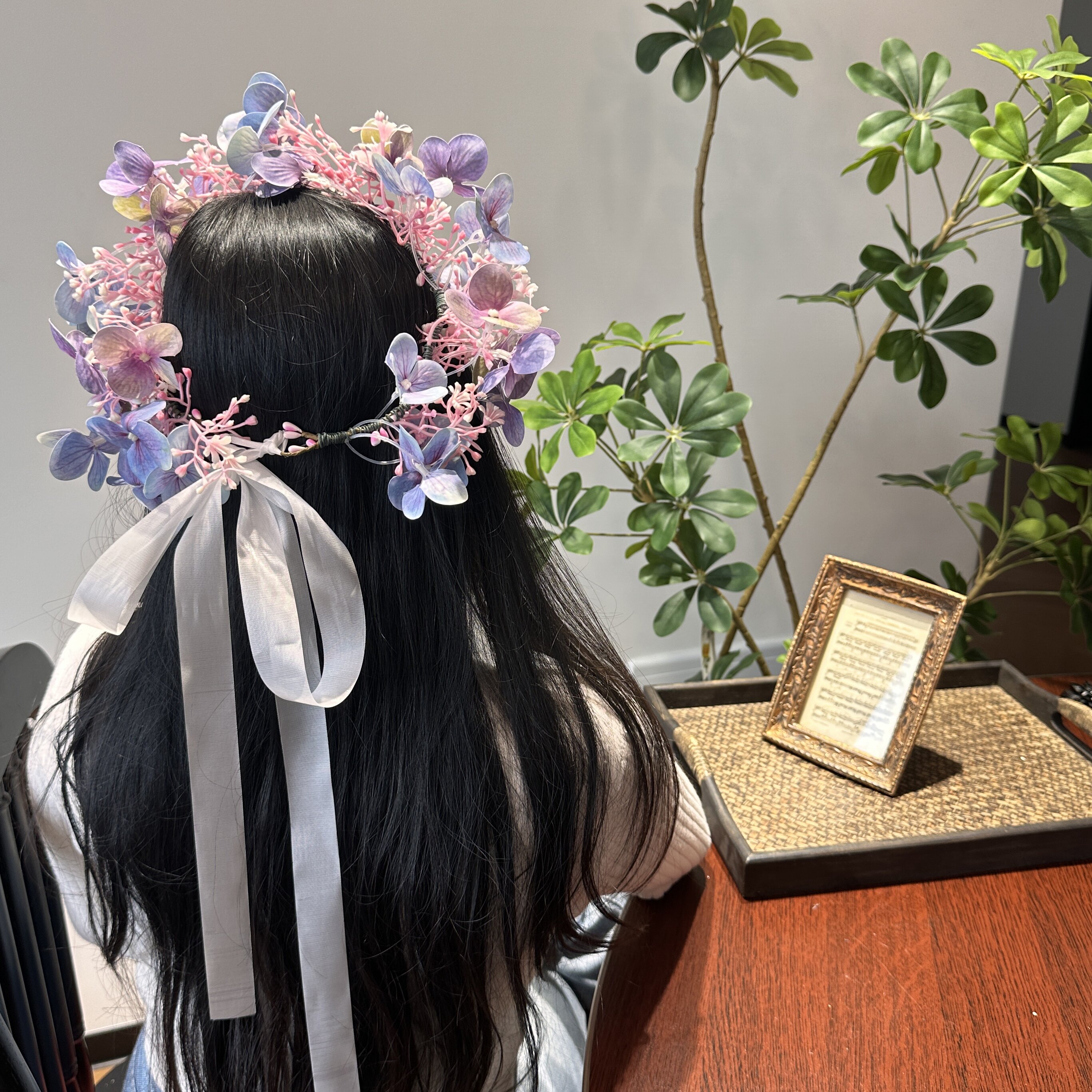 影楼拍摄高颜值清新超仙海边度假儿童女简约2026新款紫色伴娘花环