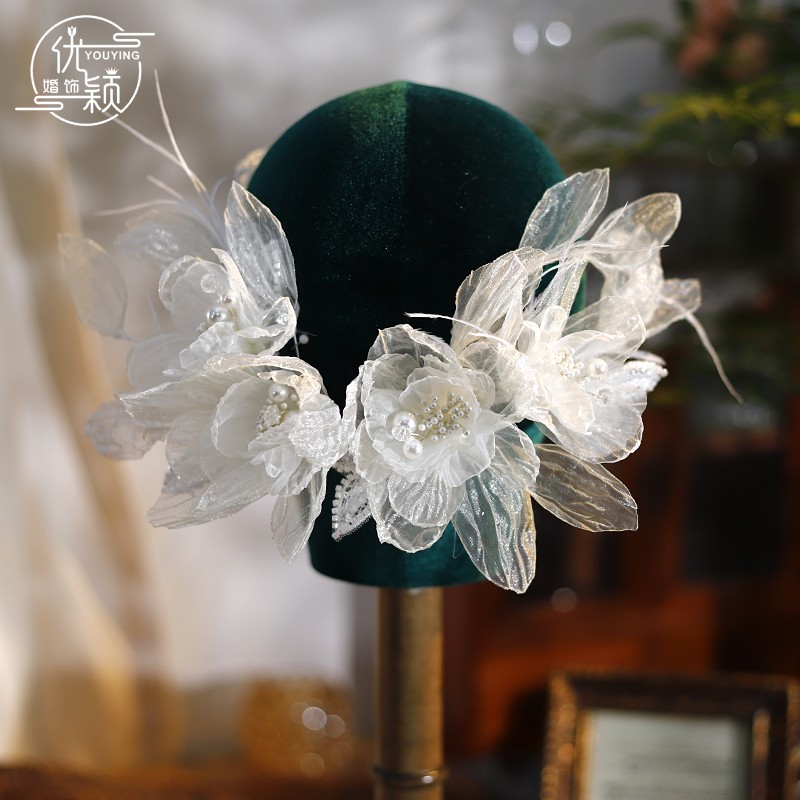 优颖超仙透明纱花羽毛新娘头饰泡泡花瓣发夹婚纱发饰盘发对夹套装