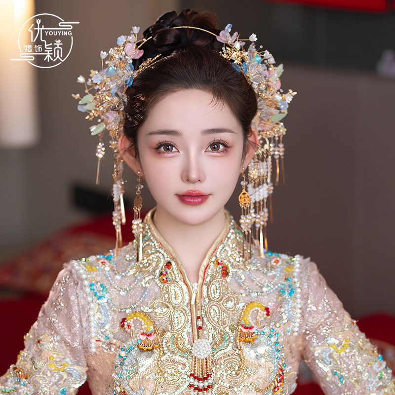 新娘头饰中式浅色水晶花朵圣女冠步摇套装秀禾汉服跟妆结婚礼发饰