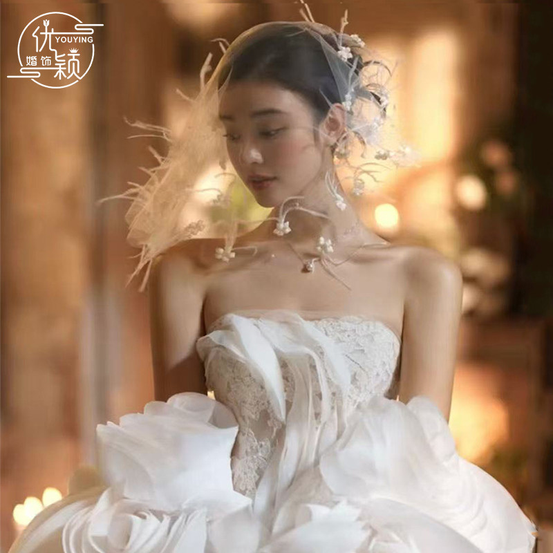 新款法式复古高级感羽毛花朵珍珠遮面白色头纱新娘婚纱摄影配饰