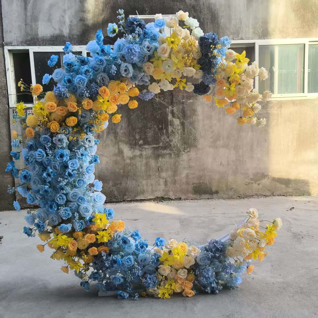 婚礼仿真蓝黄玫瑰拱门户外草坪