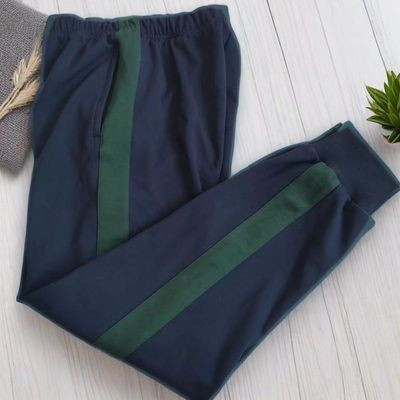 中小学生深蓝藏青色束脚校