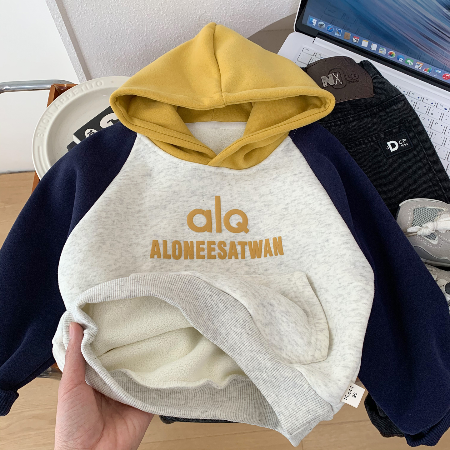 男童秋冬装一体加绒撞色连帽卫衣