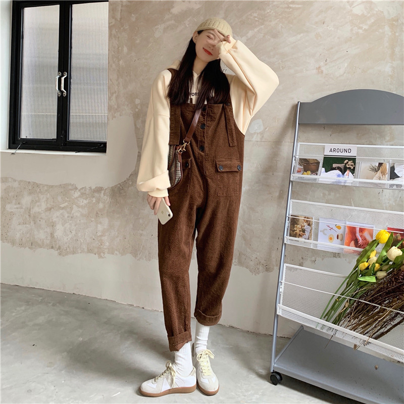 Corduroy pants with loose design