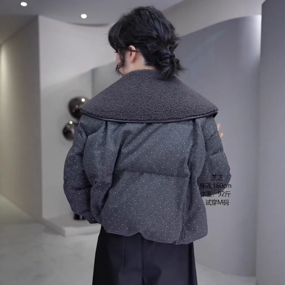 韩系羊羔毛大翻领烫钻羽绒棉服女2025冬季新款时尚小个子保暖外套