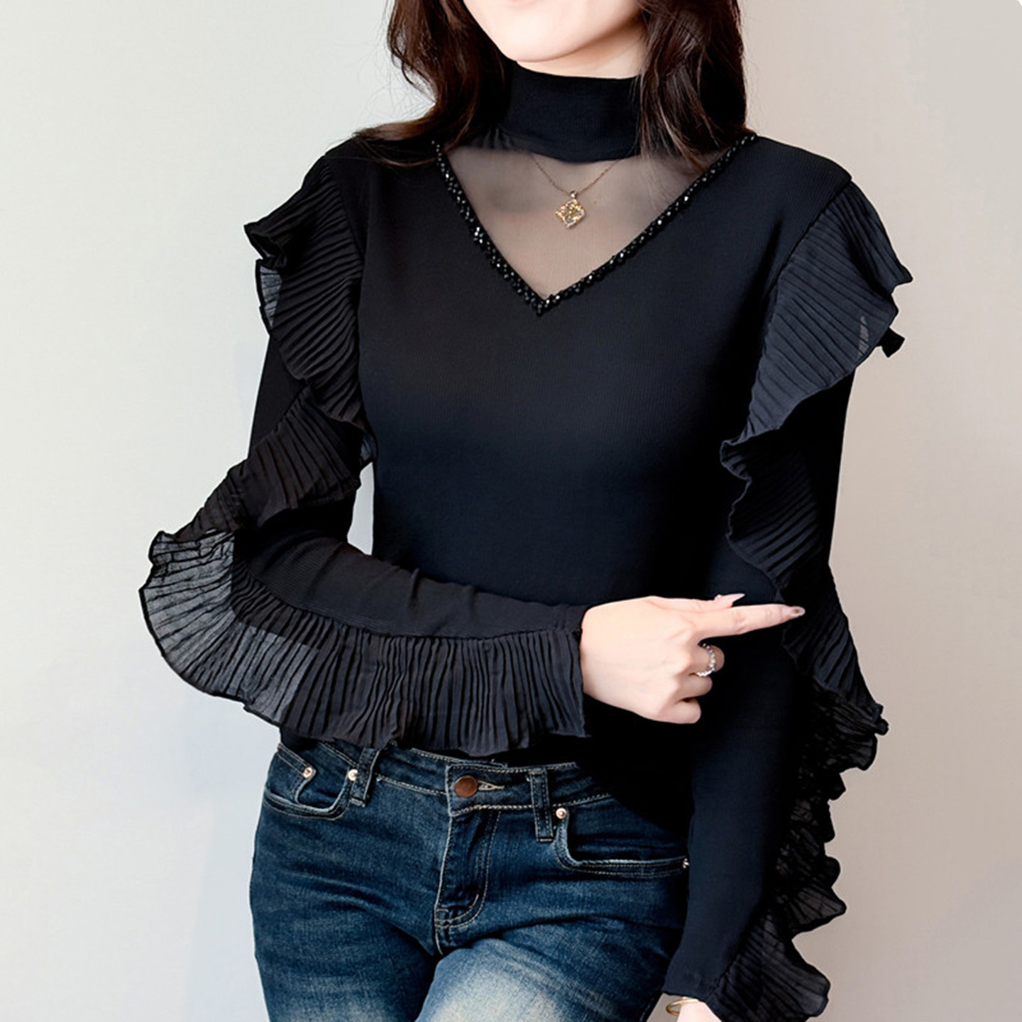 时髦钉珠荷叶花边高领打底衫女