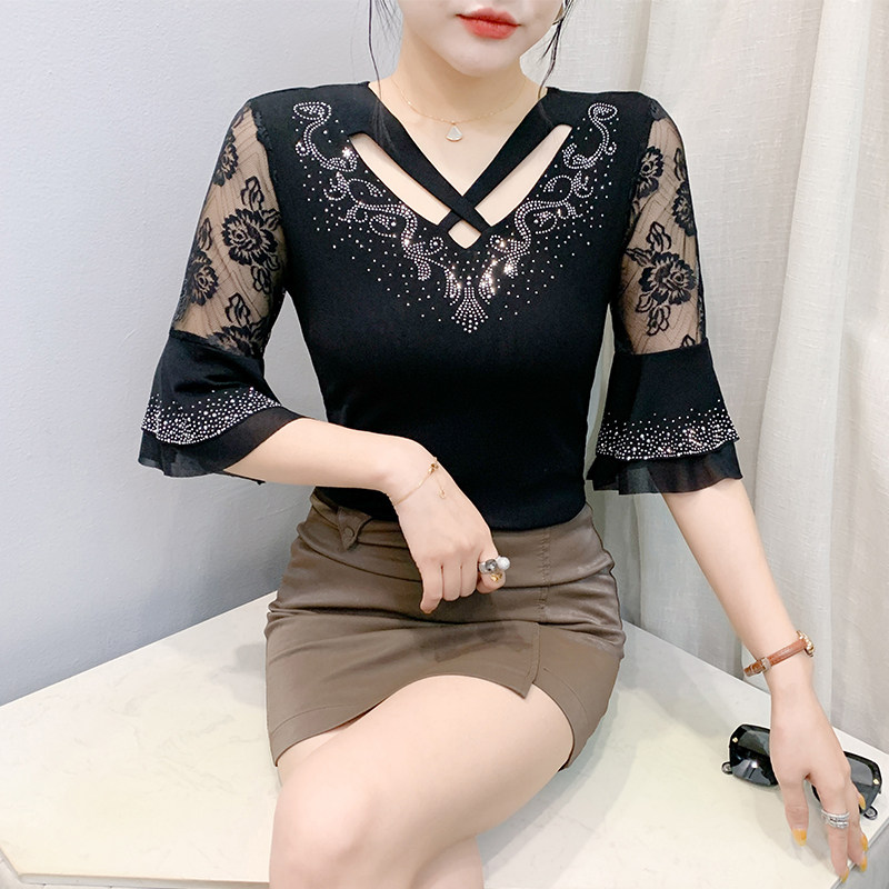 性感V领镂空中袖T恤女2026夏装新款气质烫钻网纱上衣修身半袖小衫