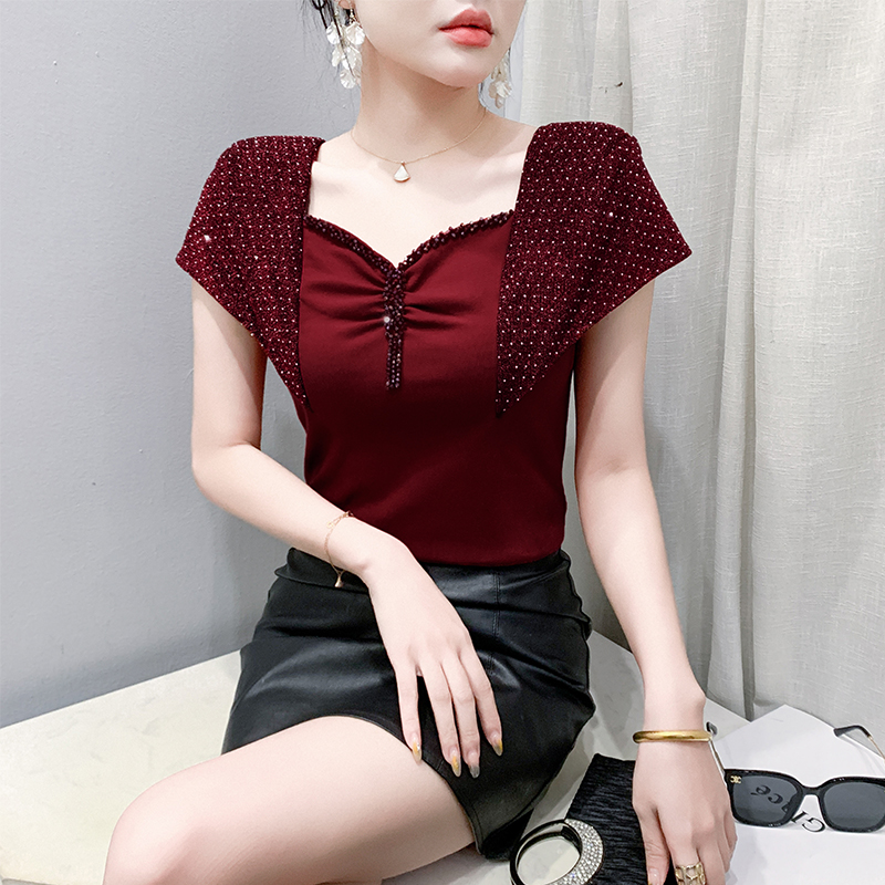 气质方领露锁骨钉钻短袖T恤女装
