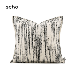 轻奢新中式样板间黑白雪尼尔肌理抱枕售楼处沙发床上方枕靠垫软包