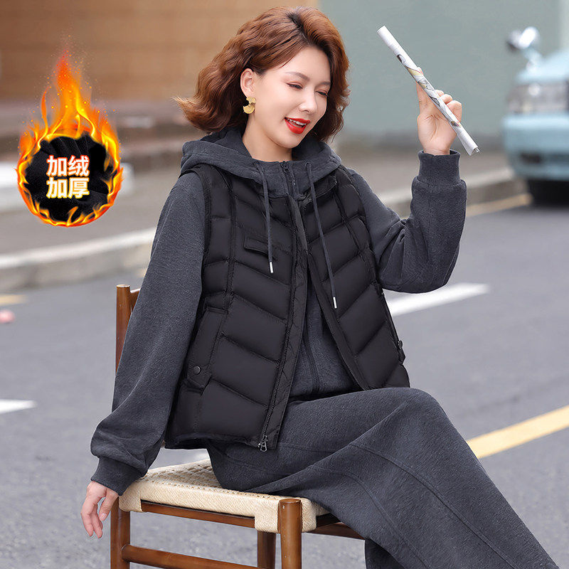 加绒加厚时尚运动服套装女秋冬保暖显瘦连帽马甲卫衣阔腿裤三件套