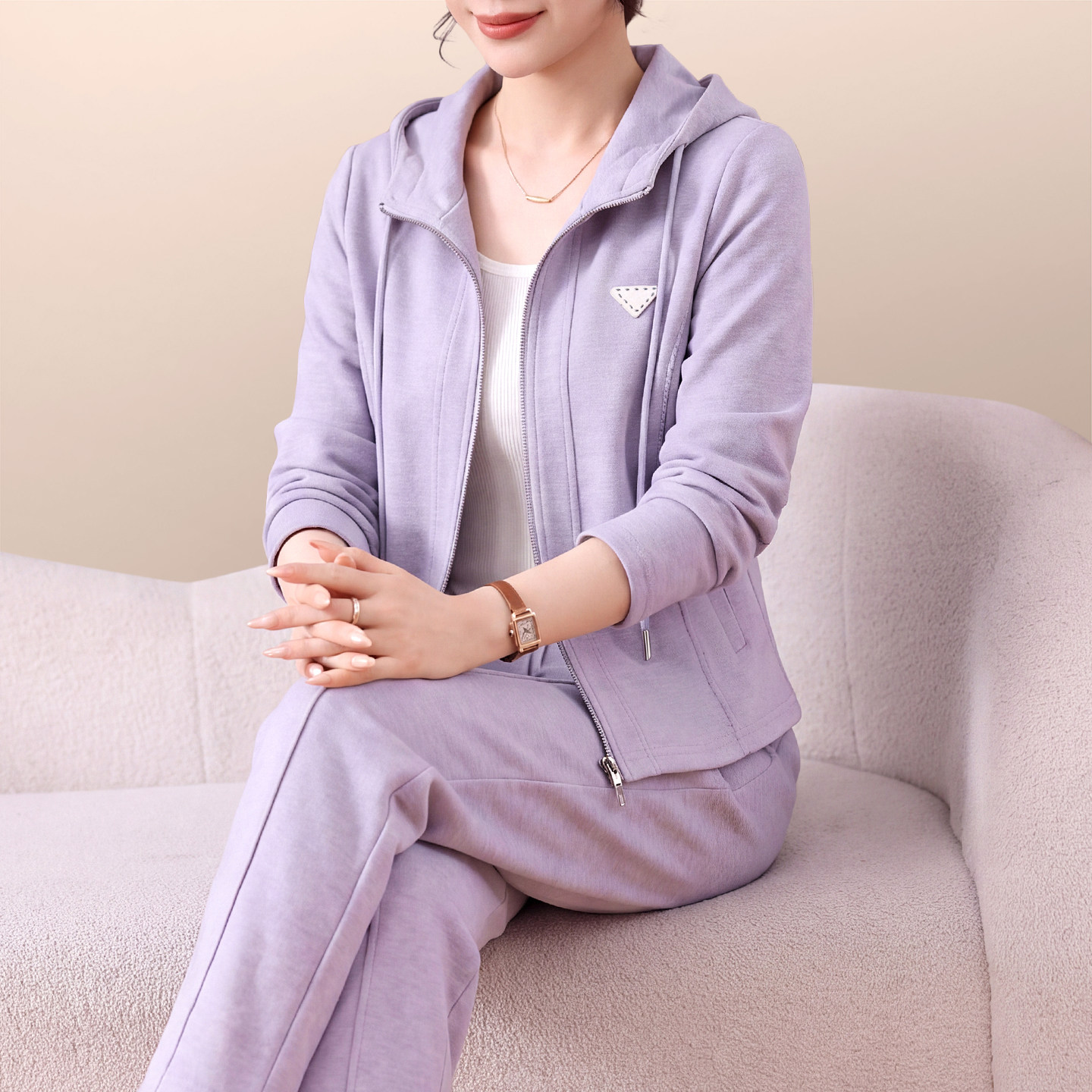 春秋套装女士2026新款中年妈妈洋气修身户外运动服连帽时尚两件套