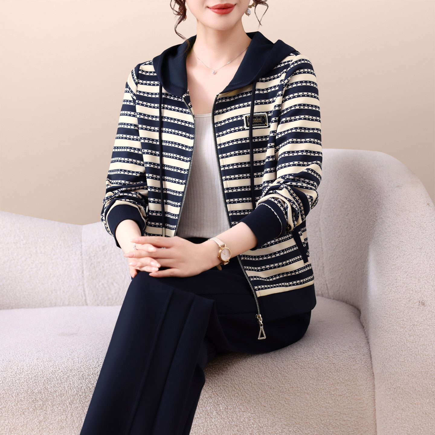 运动服套装女士2026新款春秋时尚洋气条纹百搭连帽卫衣休闲两件套