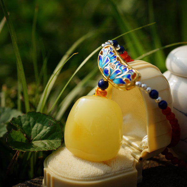 长久的烟火┊天然蜜蜡琥珀光身随型蛋面川南红珐琅釉项链