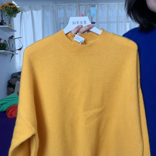 羊绒鹅黄色上衣双线