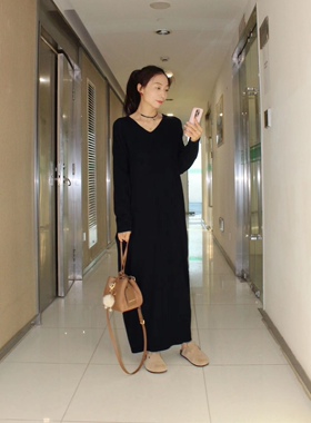 壹米·YI   包容身材  V领羊绒连衣裙后开叉时装女士长裙显瘦均码