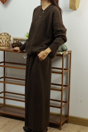 【LU】  100%牦牛绒针织半身裙胖mm显瘦遮肚高腰a字包臀/加厚